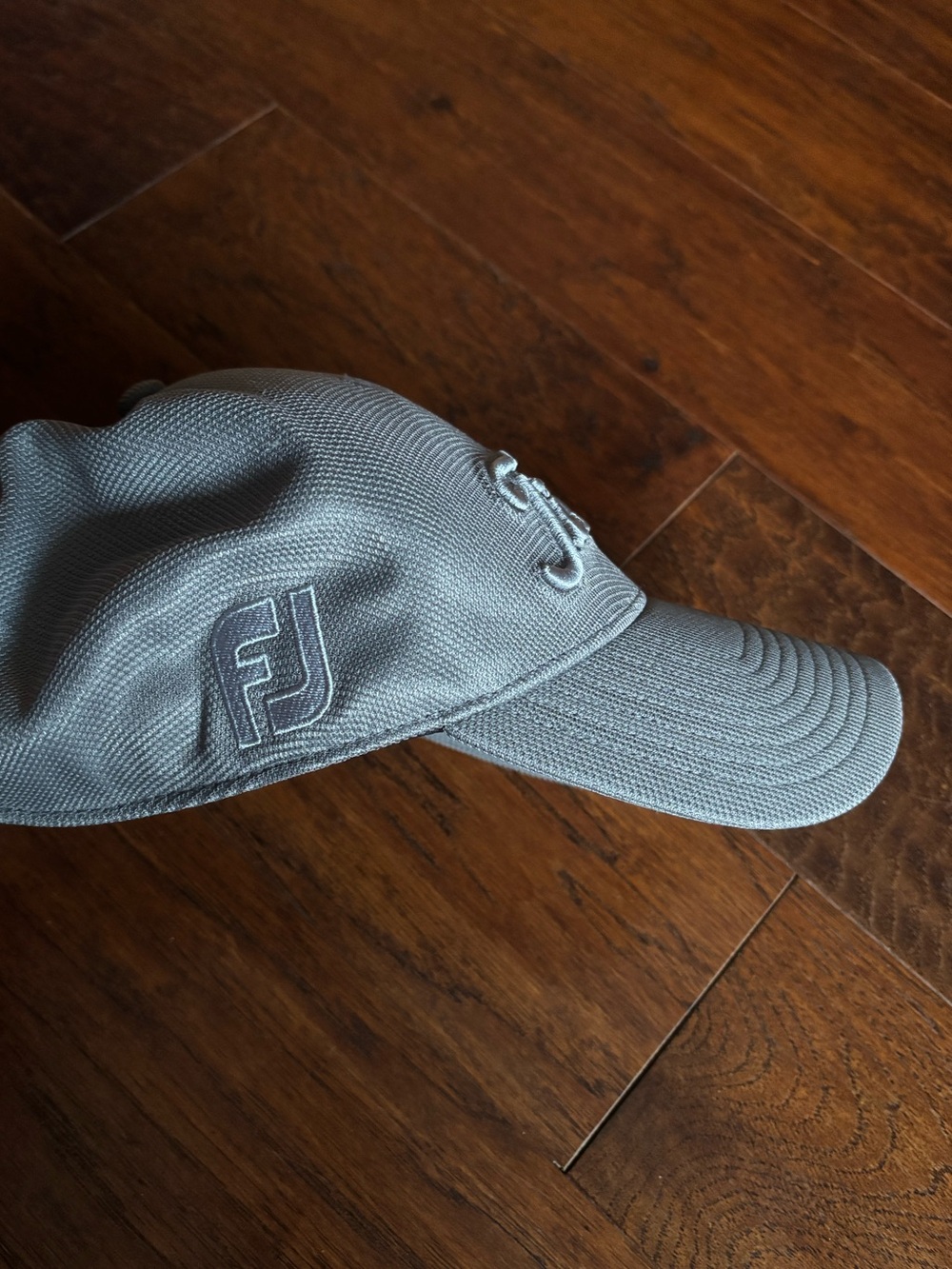 Titleist Tour Sports Mesh Stretch Fit Golf Hat Charcoal Gray - Picture 8 of 10
